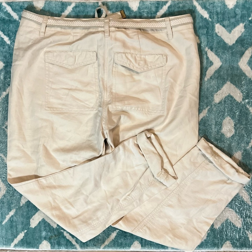 LOFT Cream Casual Pant with Belt - Picture 4 of 8
